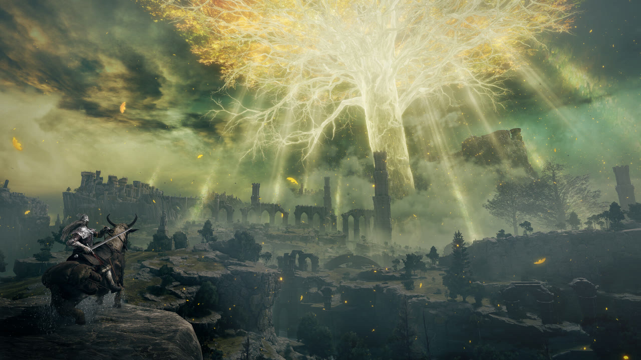 Elden Ring gameplay: the Tarnished riding Torrent along a clifftop overlooking the ruined Lands Between, the golden Erdtree blazing on the horizon